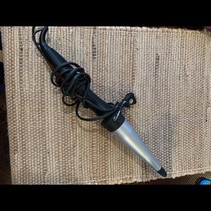 Runway Series R Session tapered curling iron